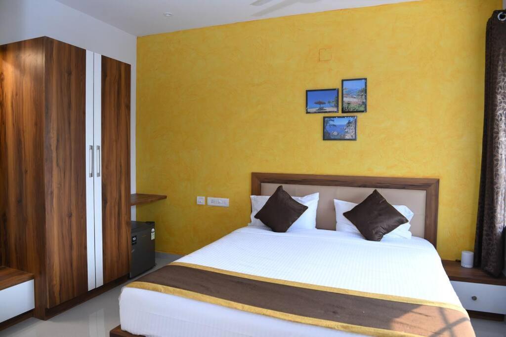 Beach Heaven Deluxe Rooms & Serviced Apartments Suratakal ภายนอก รูปภาพ